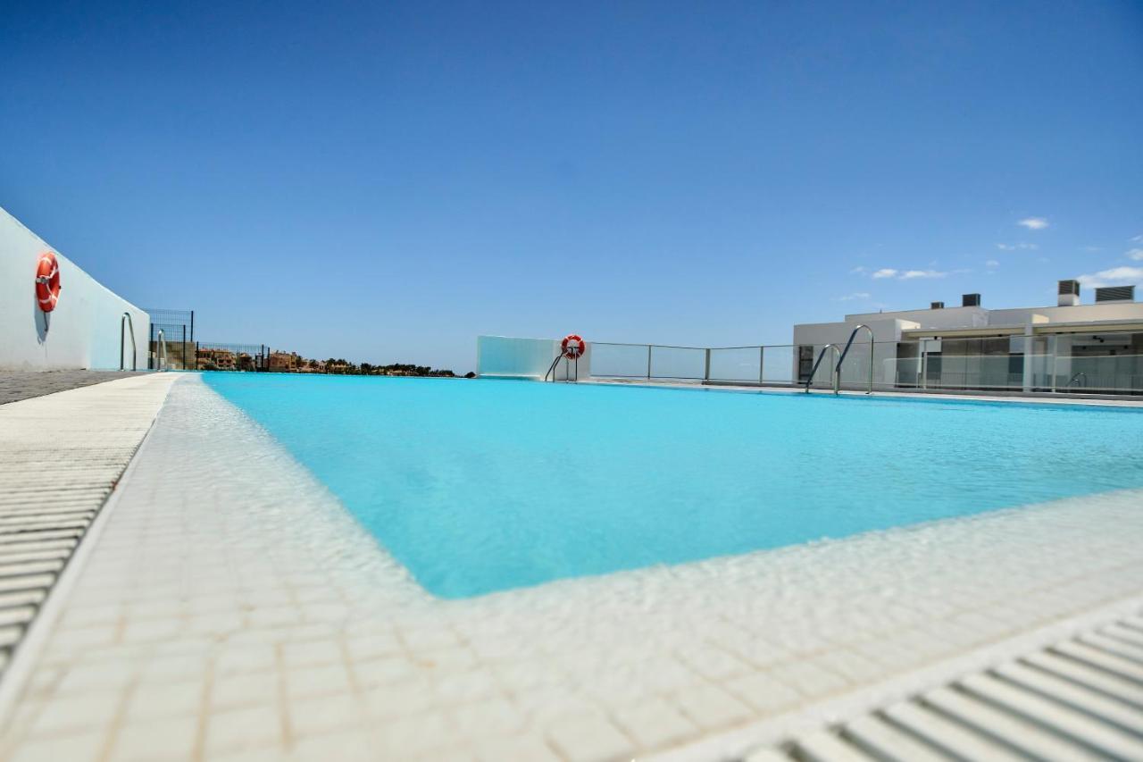 Penthouse With Stunning View And Rooftop Terrace Manilva Exterior photo