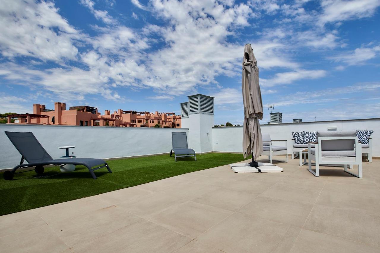 Penthouse With Stunning View And Rooftop Terrace Manilva Exterior photo